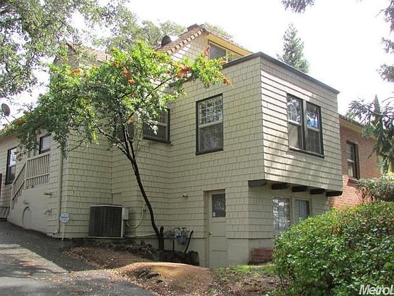 2nd image of 540 Landis Cir