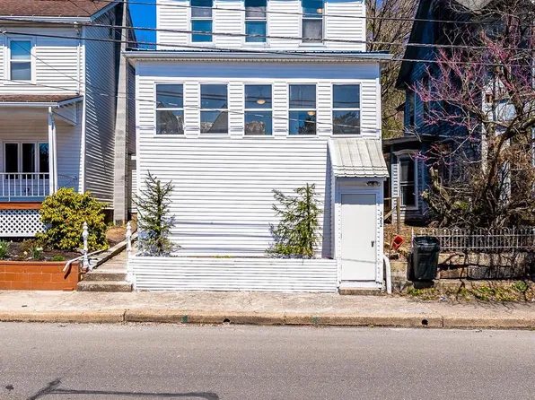 322 Pottsville St, Lykens, PA 17048