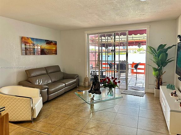 2nd image of 506 NW 107th Ave APT 9B