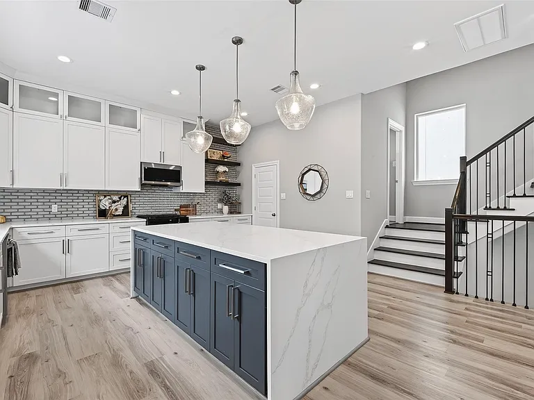 1122 W 16th St #D — Photo 9