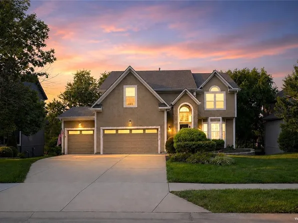 21714 W 96th St, Lenexa, KS 66220