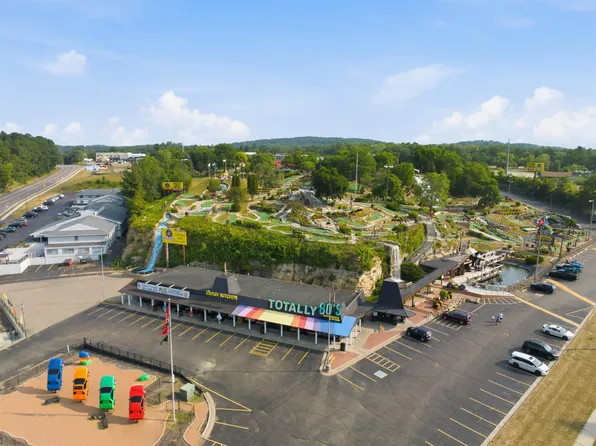 2462 Wisconsin Dells Pkwy, Wisconsin Dells, WI 53965