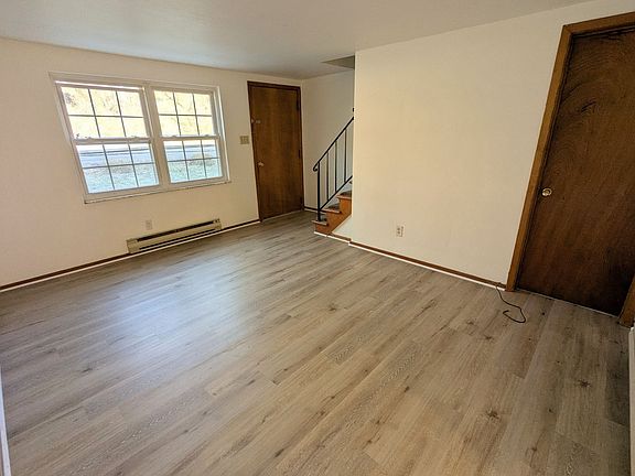 5th image of 1362-1372 Bower Hill Rd #1370-9