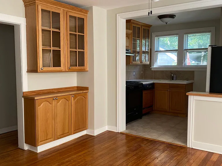 411 Washington St — Photo 8