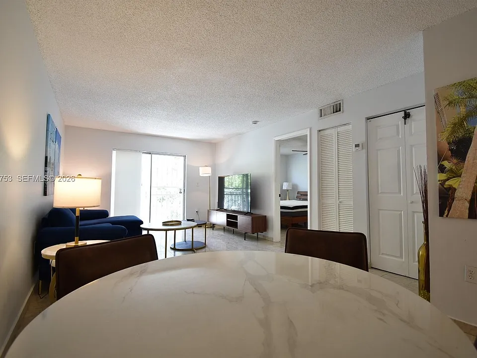 1605 Meridian Ave #202