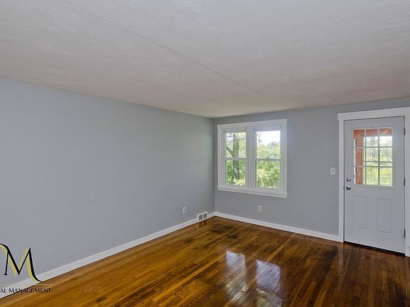 2nd image of 252 Arcadia Blvd