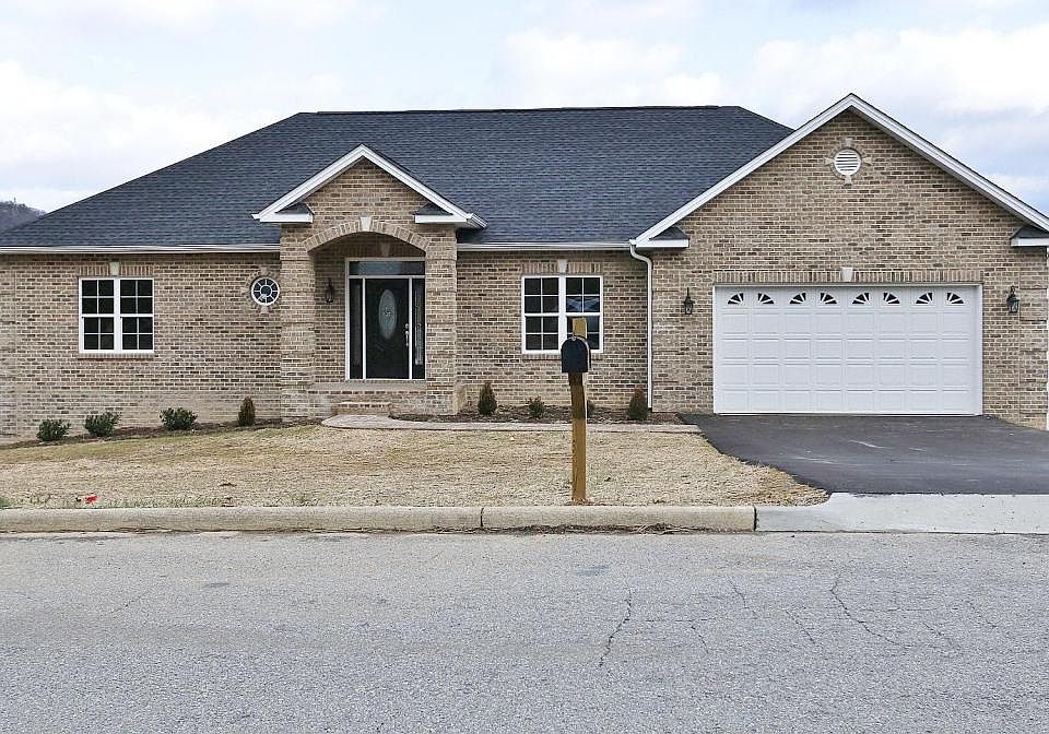 1st image of 345 Penguin Ln
