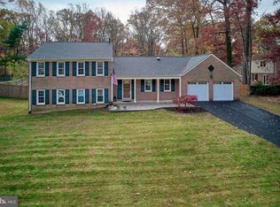 2517 Farrier Ln, Reston, VA 20191