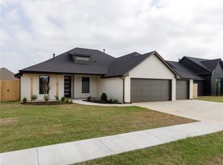 2903 Cloud Nine Cir, Weatherford, OK 73096