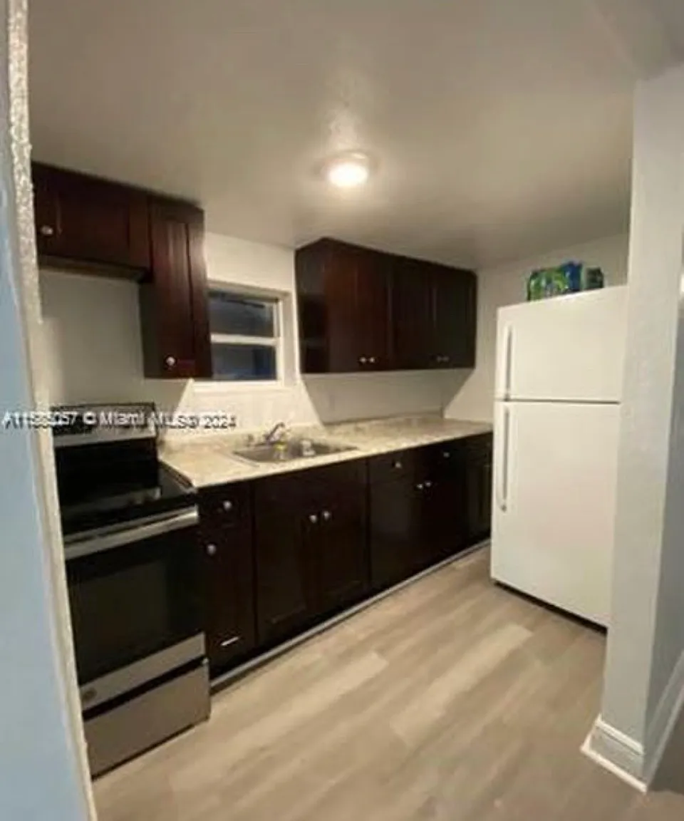 2 bed, 800 sqft, $1,500 — Photo 1