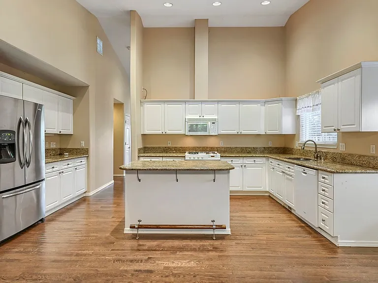 15084 Persimmon Way — Photo 10