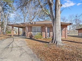 7112 Raggio Ln, Biloxi, MS 39532