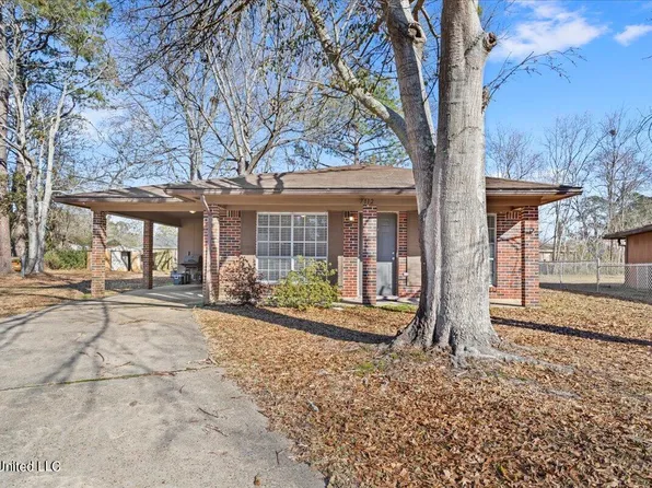 7112 Raggio Ln, Biloxi, MS 39532
