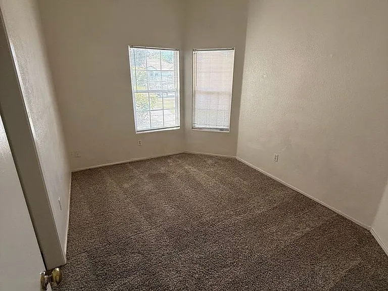 10612 Tivoli Ct — Photo 6