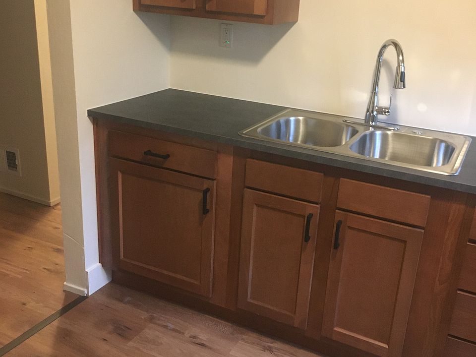 1st image of 312 Kelly Ave APT 2