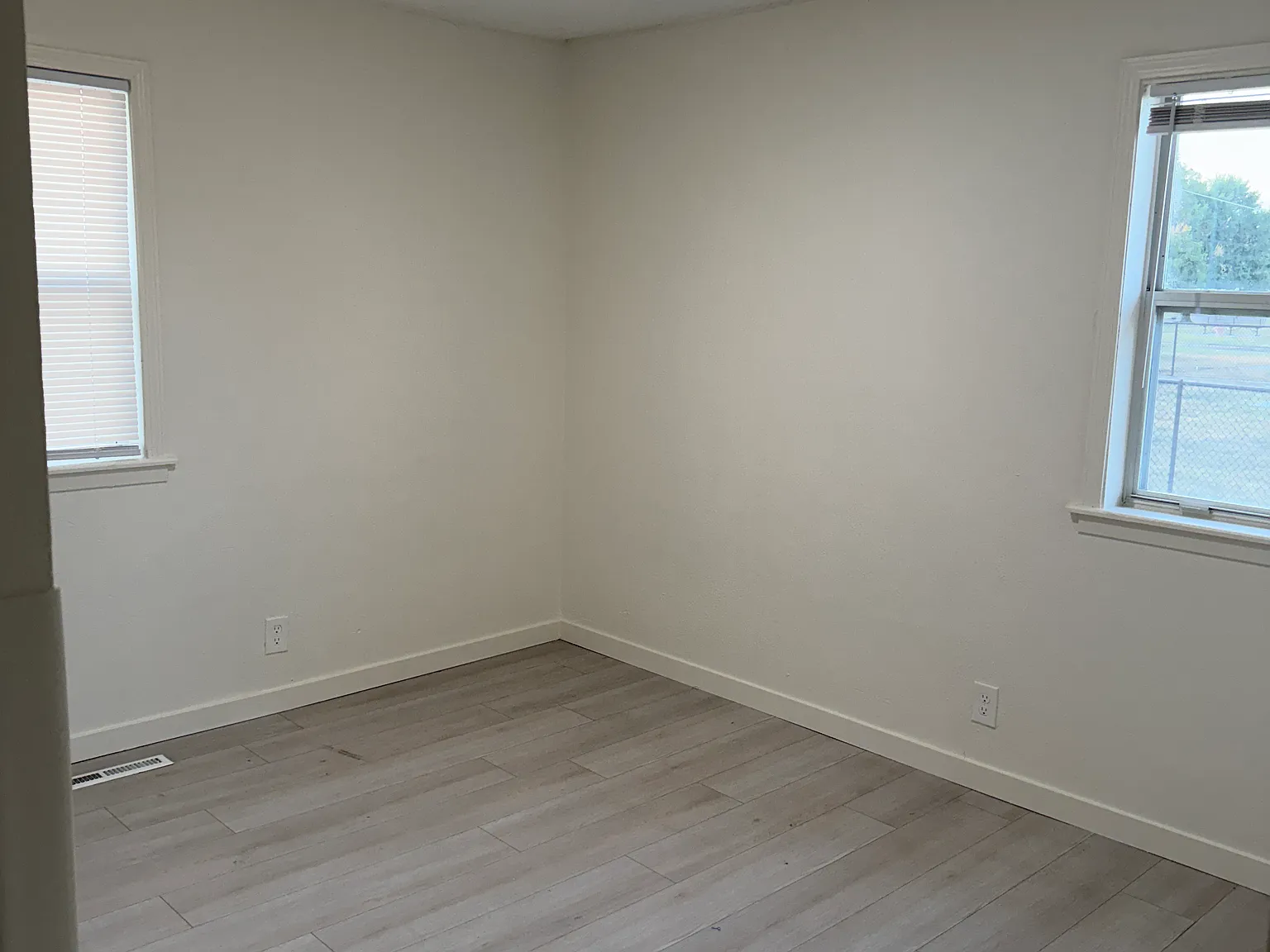 4 bed, 1462 sqft, $1,600 — Photo 2