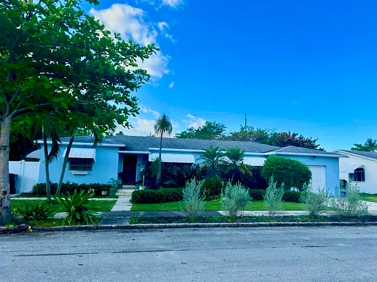 235 Fordham Dr — Photo 2