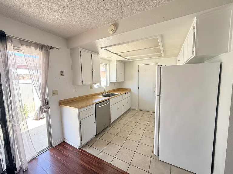 15739 Wanaque Rd #C — Photo 23