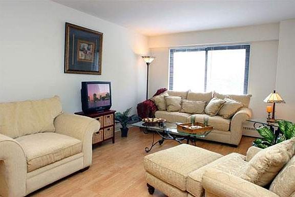 5th image of 855 Hinman Ave APT 511
