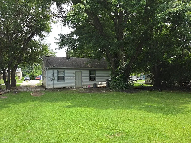 6104 Bettcher Ave — Photo 3