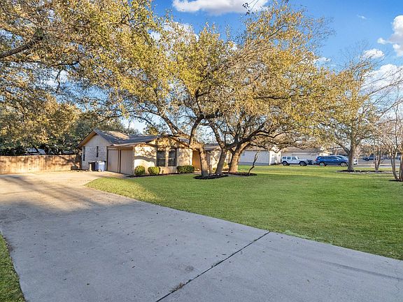 5th image of 2206 Castlewood Trl