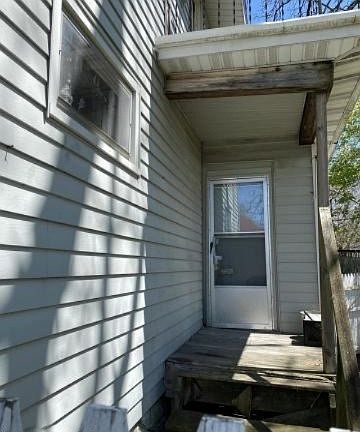 2nd image of 330 Franklin St SE
