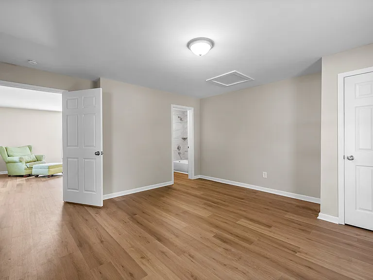 51 E Jones St — Photo 18