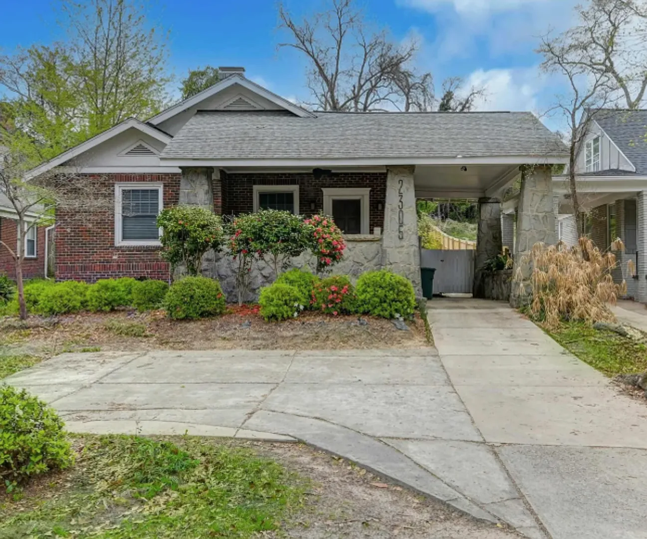 2027-2028 Pre Lease! Stunning 3 Bedroom, 2 Bath With A Study - Walking Distance To Five Points - ... — Photo 1