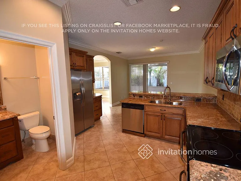 7901 Lakewood Cove Ct — Photo 4