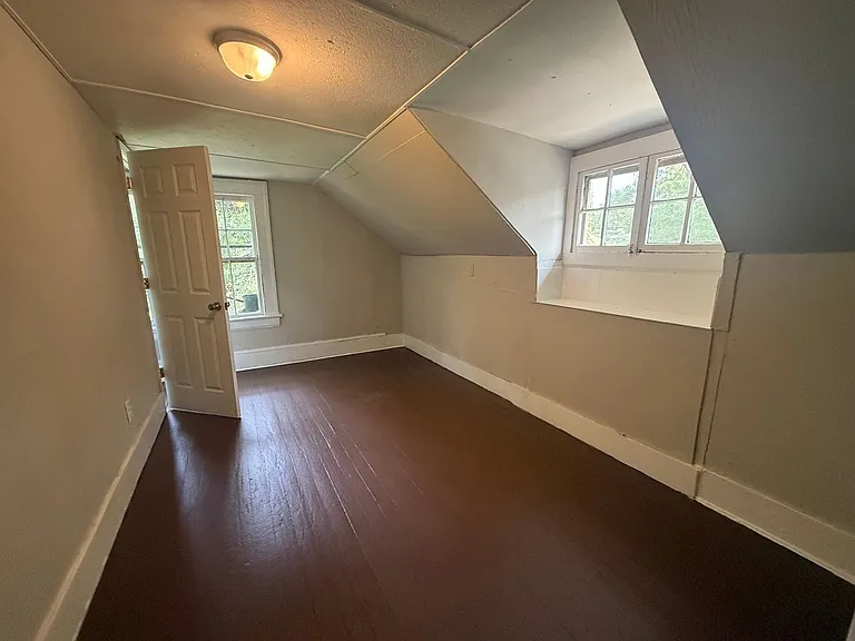 104 Parkview St W — Photo 14