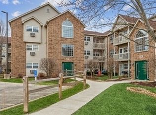 430 Cunat Blvd APT 3G, Richmond, IL 60071