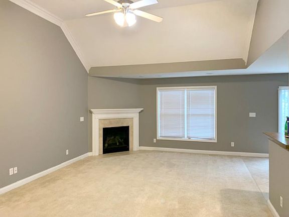 4th image of 2539 Beaumont Dr