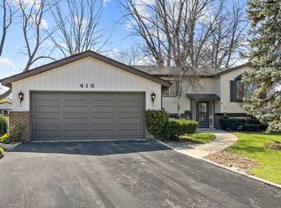 418 N Lancers Dr, Addison, IL 60101