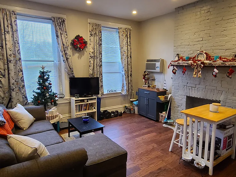 231 Roup Ave #1 — Photo 1