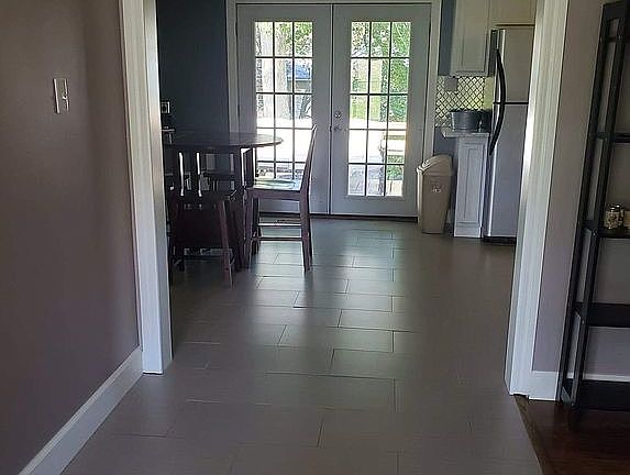 3rd image of 122 Young St