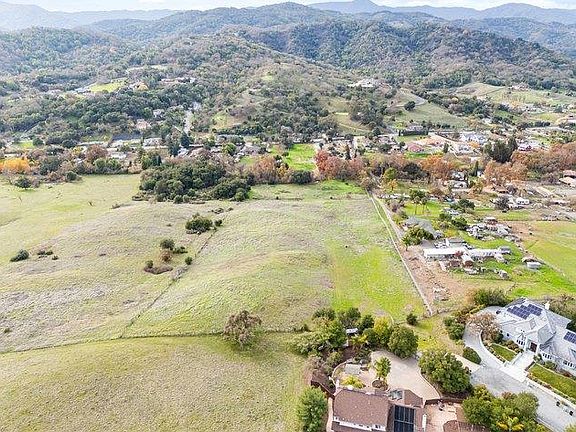 2nd image of 20300 Almaden Rd