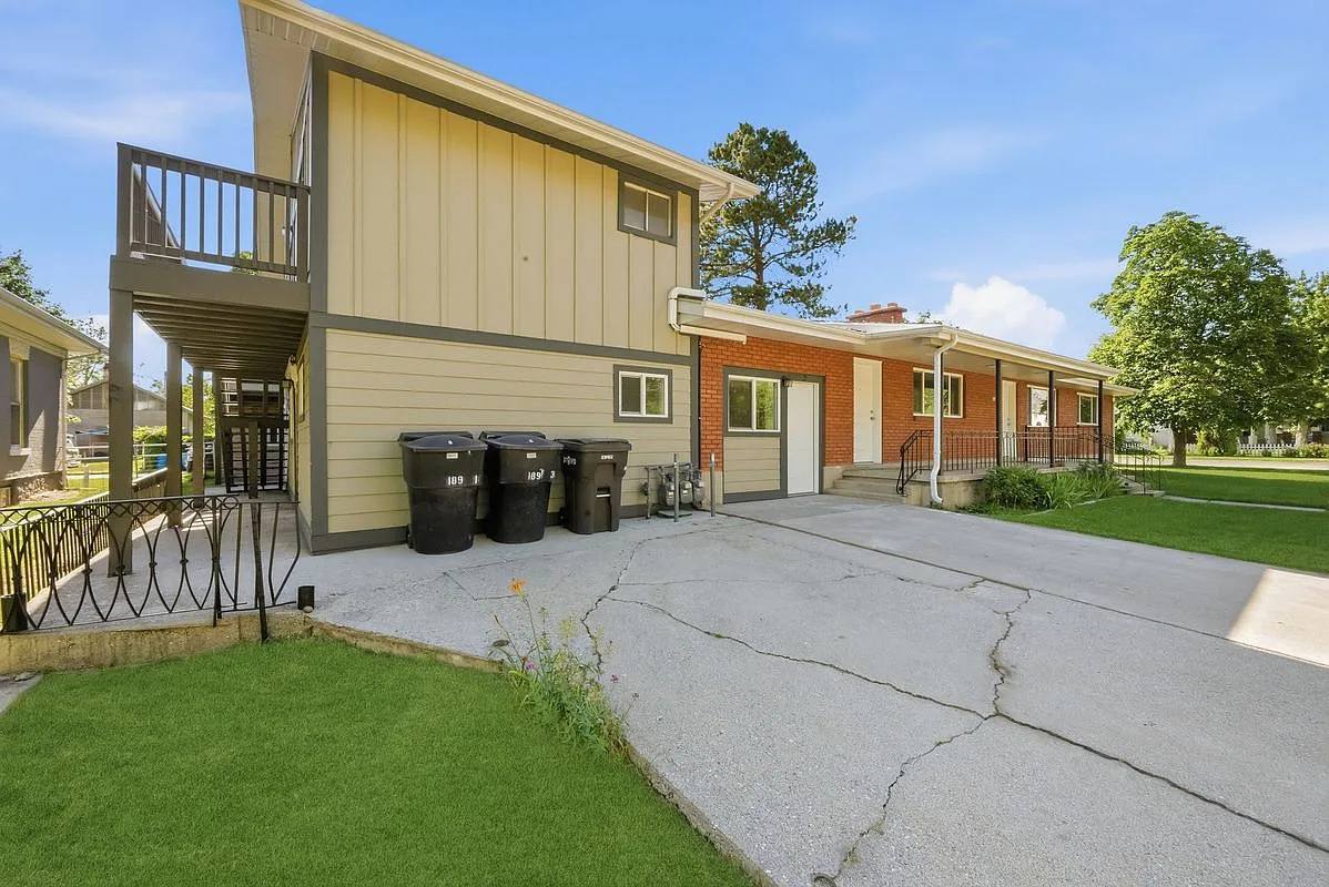 3 bed, 2.0 bath, 3000 sqft, $1,675 — Photo 3