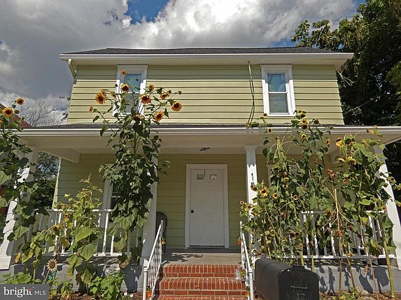 4th image of 15 Walnut St