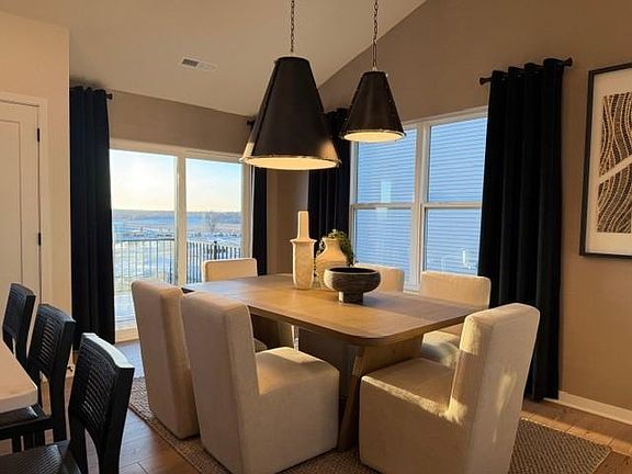 4th image of 1788 Tamarack Rd