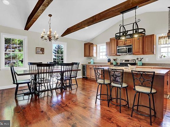 2nd image of 1918 Cedar Dr