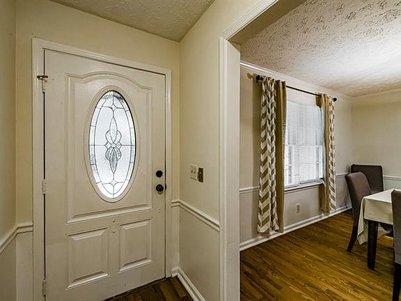 4th image of 305 Hidden Ct