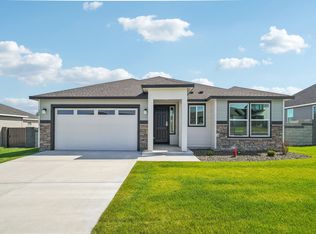 642 Tatoosh Ave, West Richland, WA