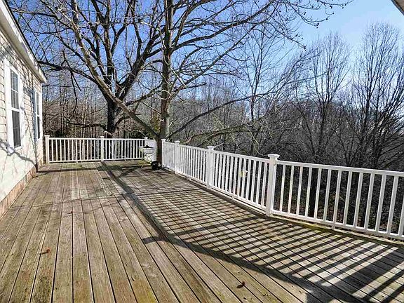 3rd image of 909 Cantrell Rd