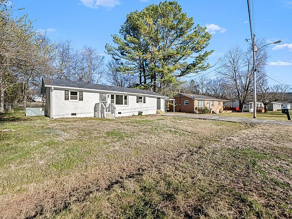 3rd image of 130 Meadowbrook Dr