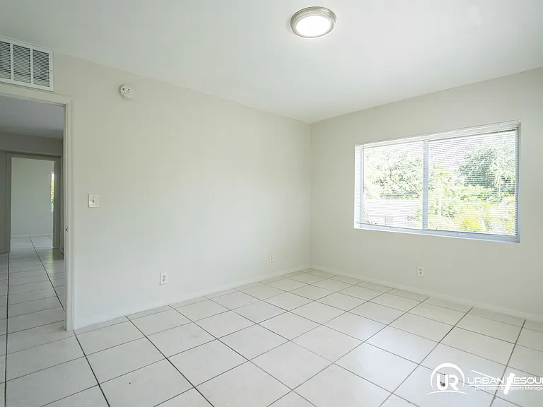 666 NE 80th St #6 — Photo 10