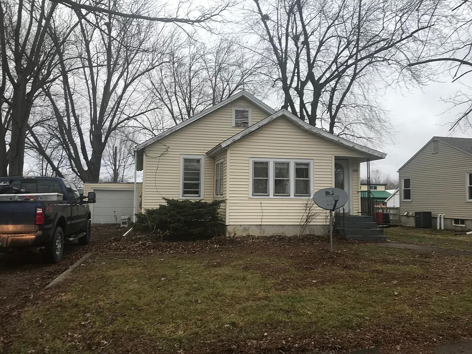 1st image of 319 W Marquette St