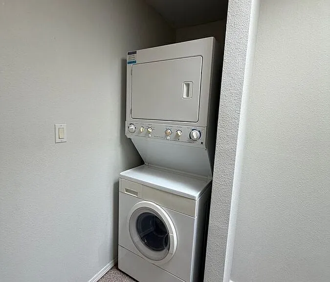 702 Broadway Blvd SE #8 — Photo 13