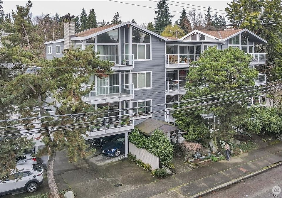 1st image of 5249 40th Avenue NE #101