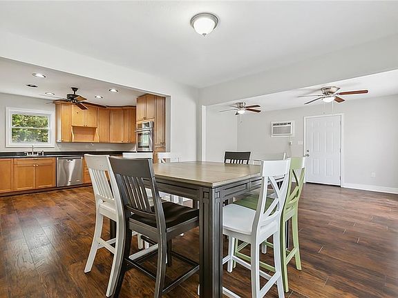 3rd image of 860 Mystic Ave