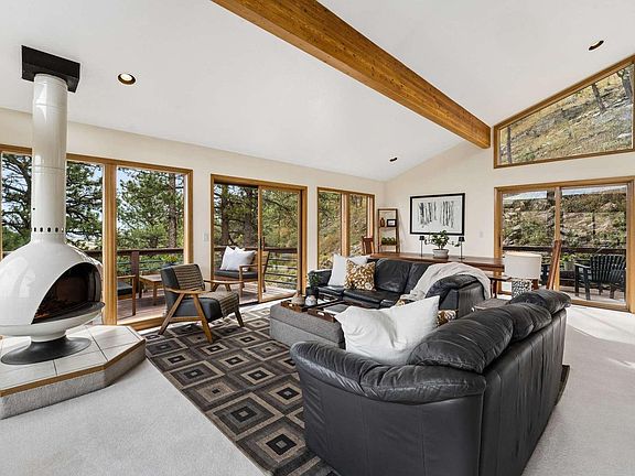 3rd image of 2626 Crestridge Ct
